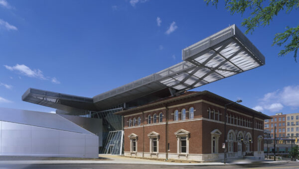 Projekt: Akron Art Museum
Architekt: Coop Himmel b(l)au
Ort: Akron