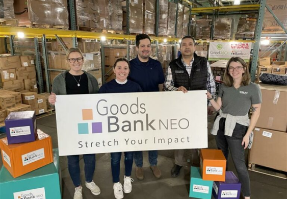 Welty team volunteering at Goods Bank NEO